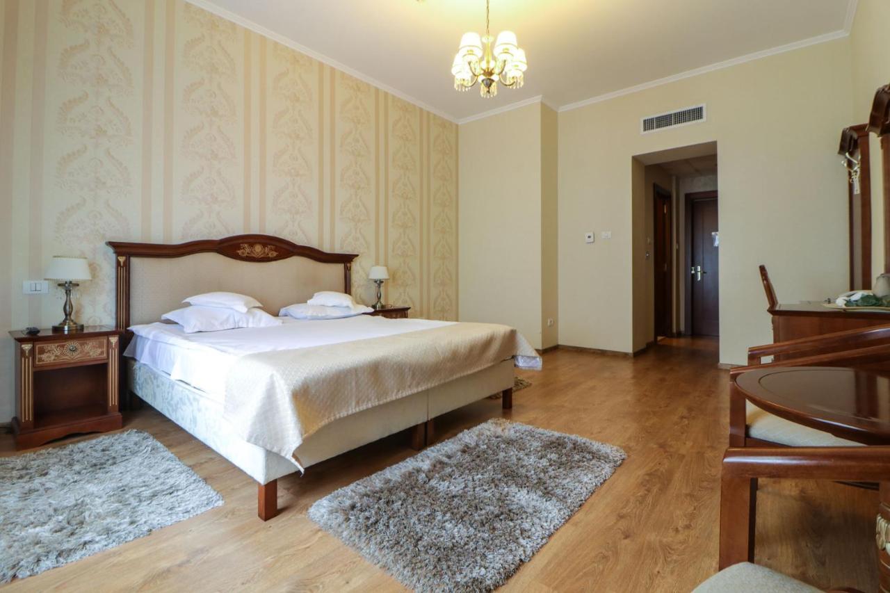 Astoria Grand Hotel Oradea Ngoại thất bức ảnh