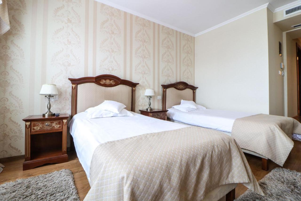 Astoria Grand Hotel Oradea Ngoại thất bức ảnh