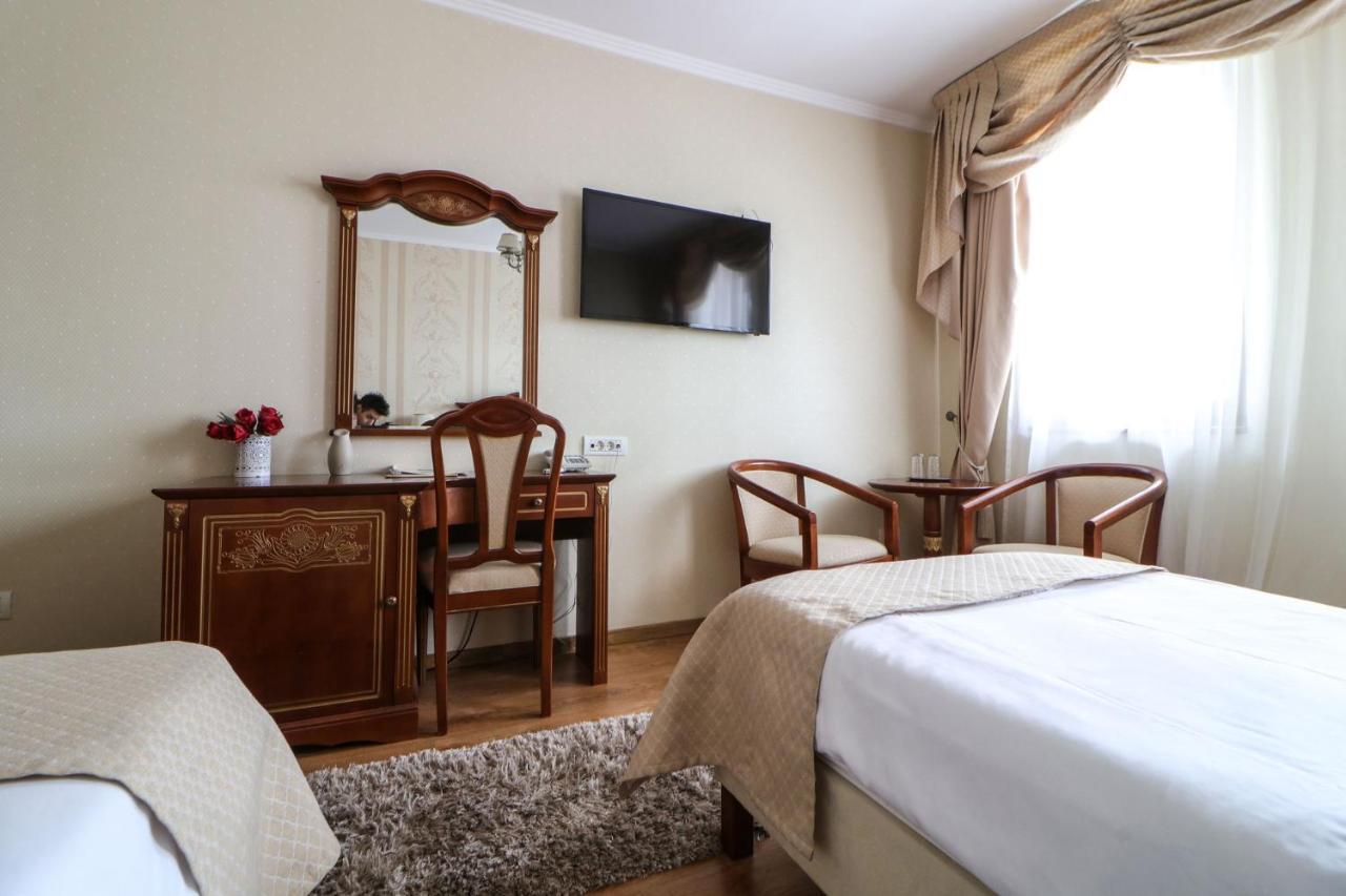 Astoria Grand Hotel Oradea Ngoại thất bức ảnh