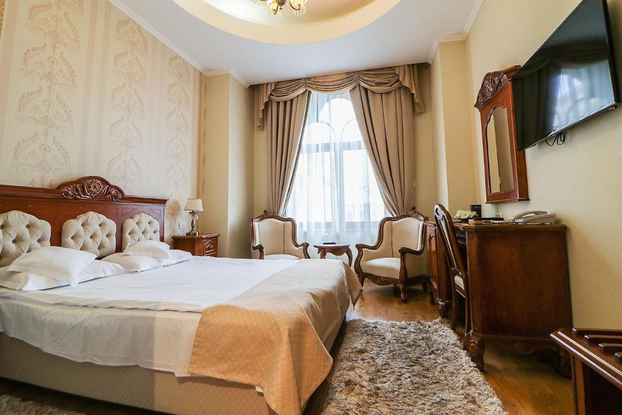 Astoria Grand Hotel Oradea Ngoại thất bức ảnh