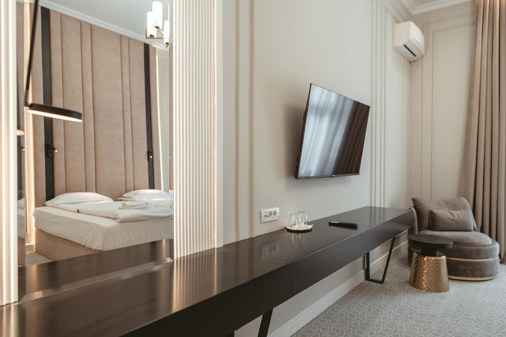 Astoria Grand Hotel Oradea Ngoại thất bức ảnh