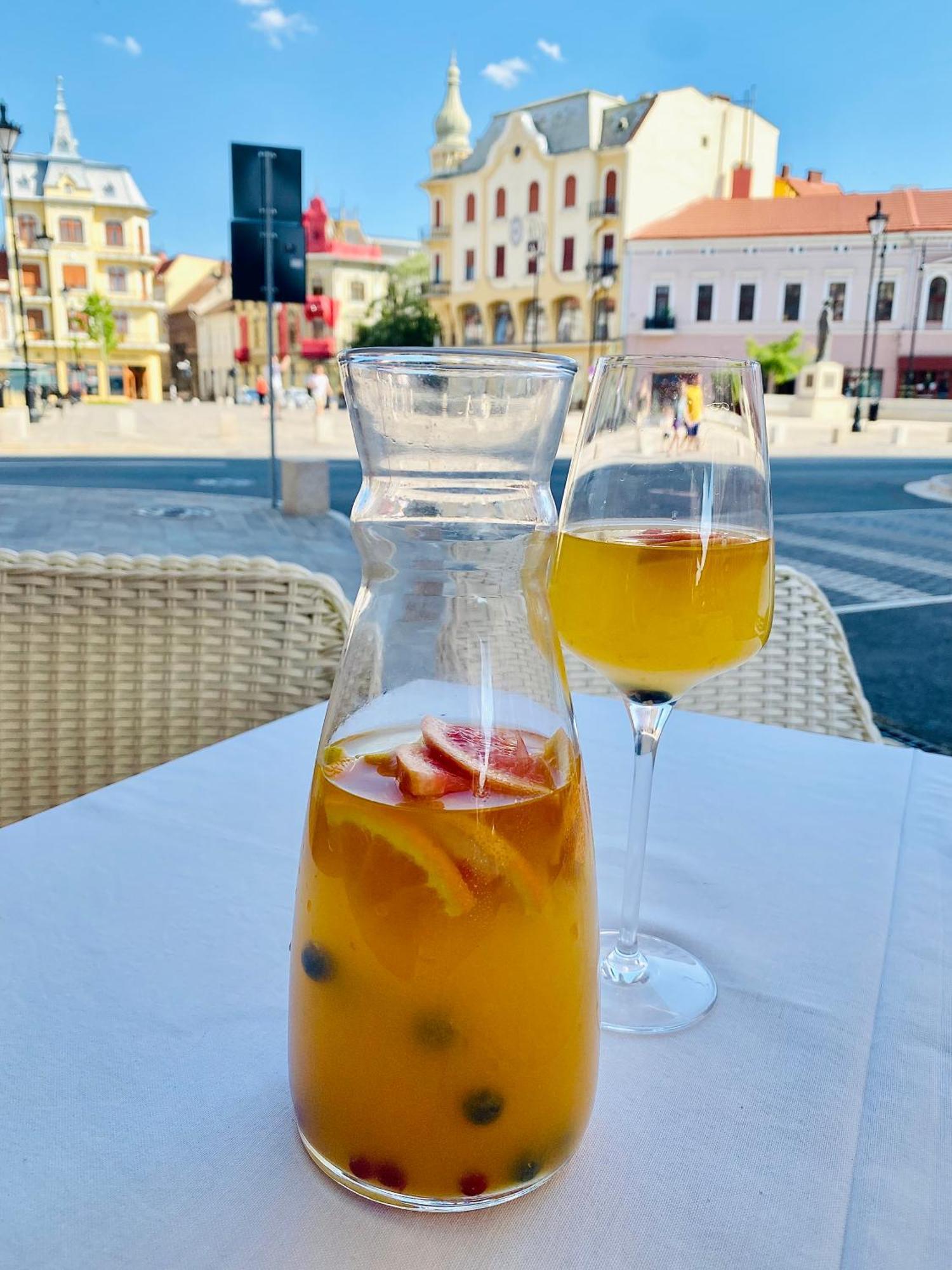 Astoria Grand Hotel Oradea Ngoại thất bức ảnh