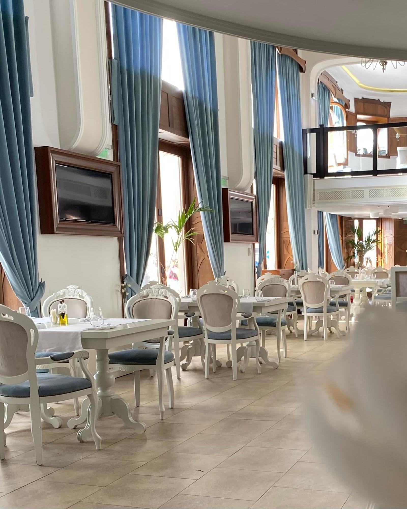 Astoria Grand Hotel Oradea Ngoại thất bức ảnh