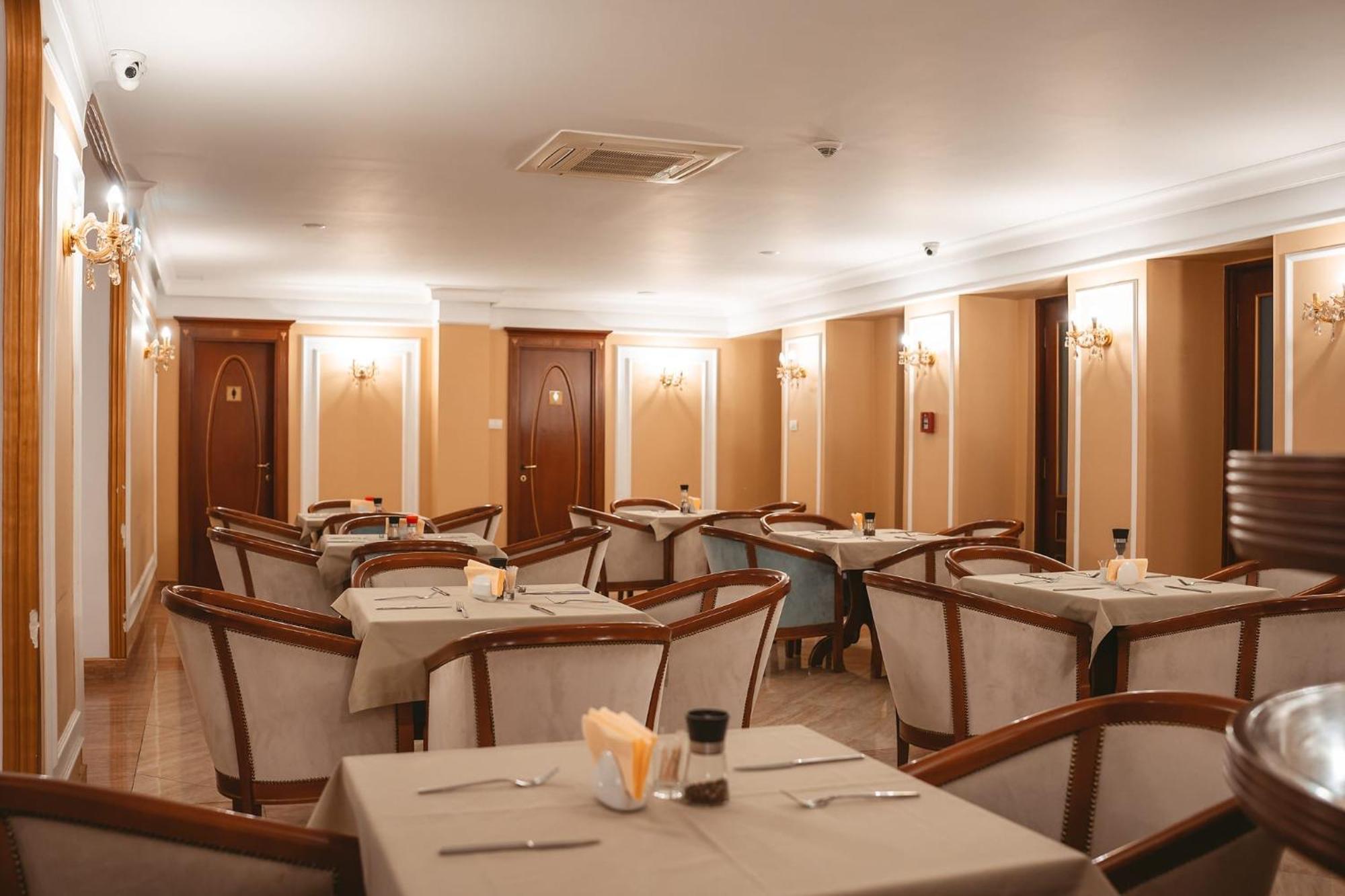 Astoria Grand Hotel Oradea Ngoại thất bức ảnh