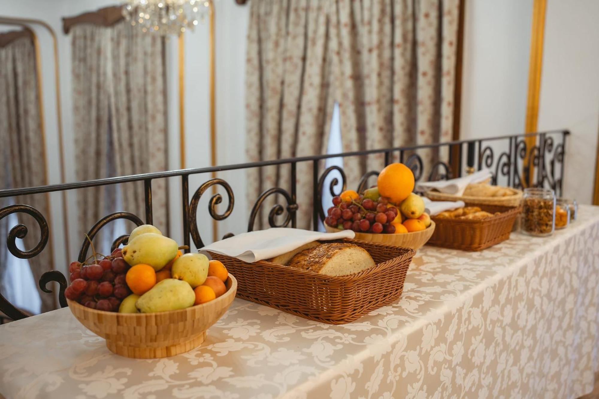 Astoria Grand Hotel Oradea Ngoại thất bức ảnh
